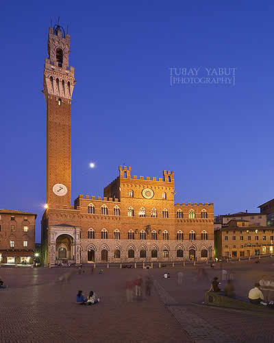 Torre del Mangia, Palazzo Pubblico, Piazza del Campo, Siena, Italy by tubaY