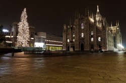 Milan's Duomo cathedral by night - Christmas 2010